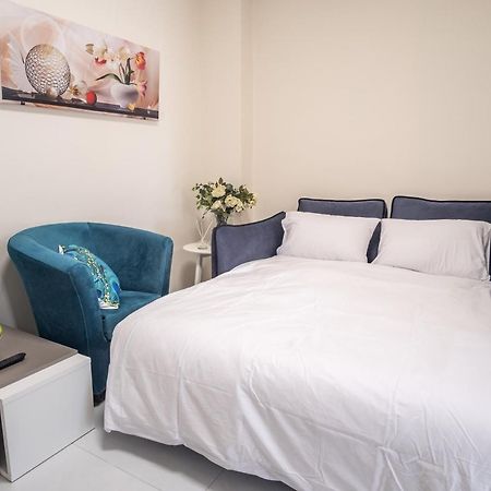 Port City Haifa - Luxury Apartments 50 Mtrs From The Beach Exterior photo